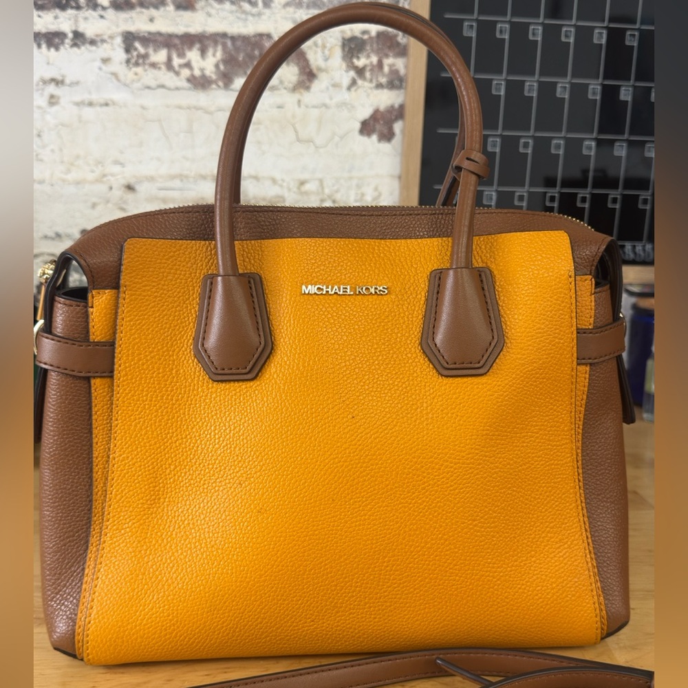 MICHAEL KORS
Mercer Medium Two-Tone Pebbled Leather Belted Satchel